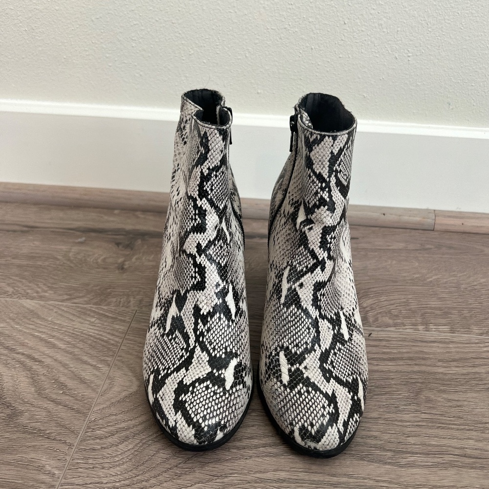 Seychelles Mist Leather Python Bootie (Size 8) - Picture 2 of 2